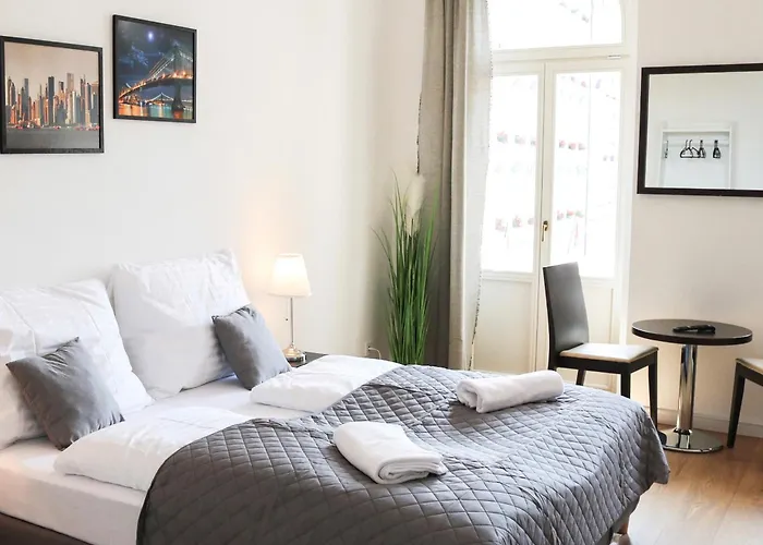 Rose Suites And Rooms Prag
